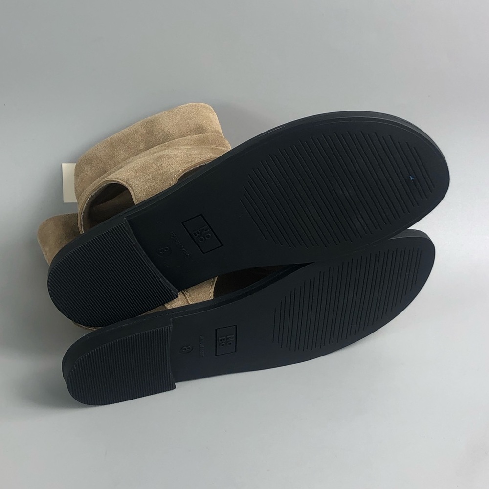 No Boundaries Tan Suede Zip-Back Thong Sandals - Picture 8 of 8